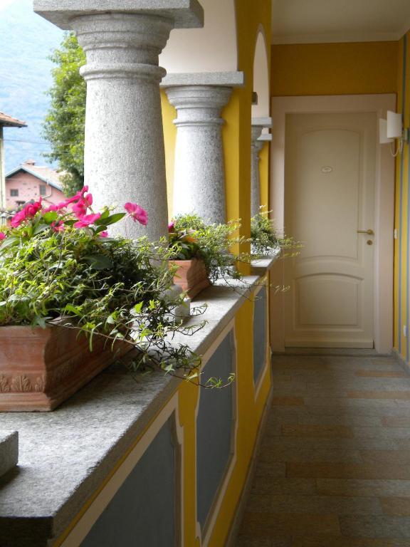 Villa Palmira Kinderfreies Hotel Cannobio Buitenkant foto